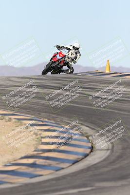 media/Dec-01-2025-Moto Forza (Mon) [[2daa91e15f]]/2-Intermediate Group/Session 2 (Turns 9 and 10)/